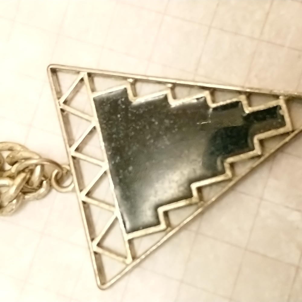 Aztec triangle necklace - Picture 3 of 3